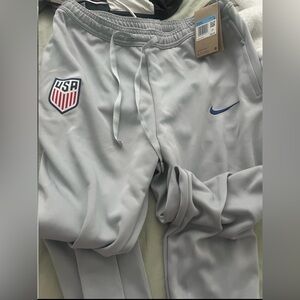 Women’s Nike USA Fleece Travel Pants